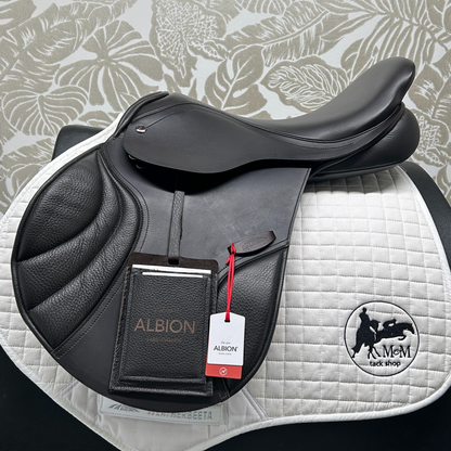 DEMO Albion K2 Jump Saddle  17.5 Med/Wide
