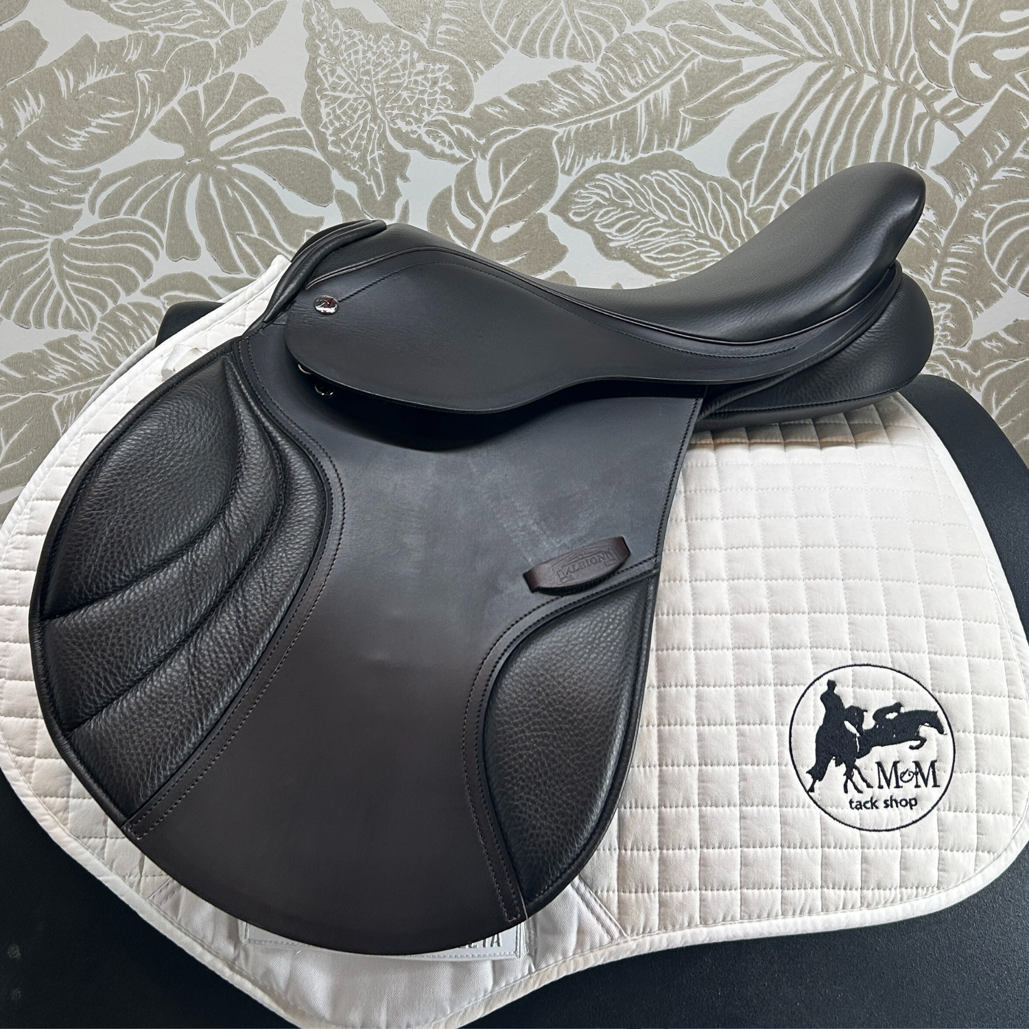 DEMO Albion K2 Jump Saddle  17.5 Med/Wide