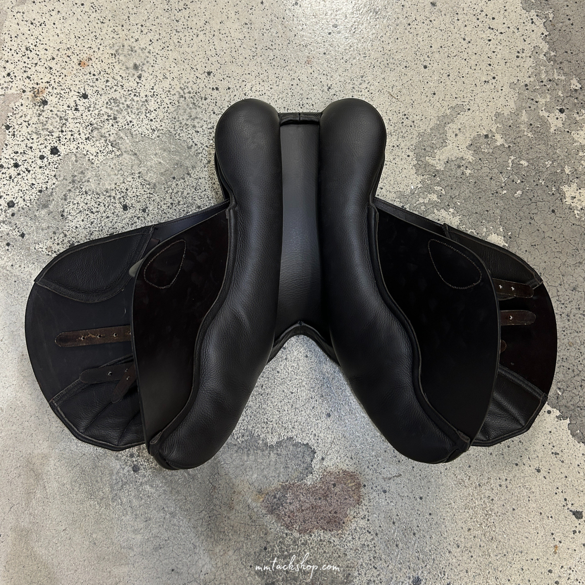 DEMO Albion K2 Jump Saddle  17.5 Med/Wide