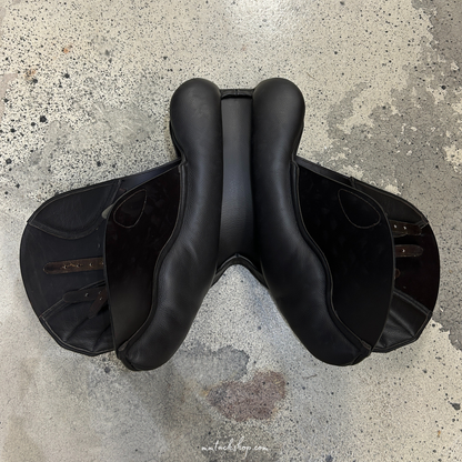 DEMO Albion K2 Jump Saddle  17.5 Med/Wide