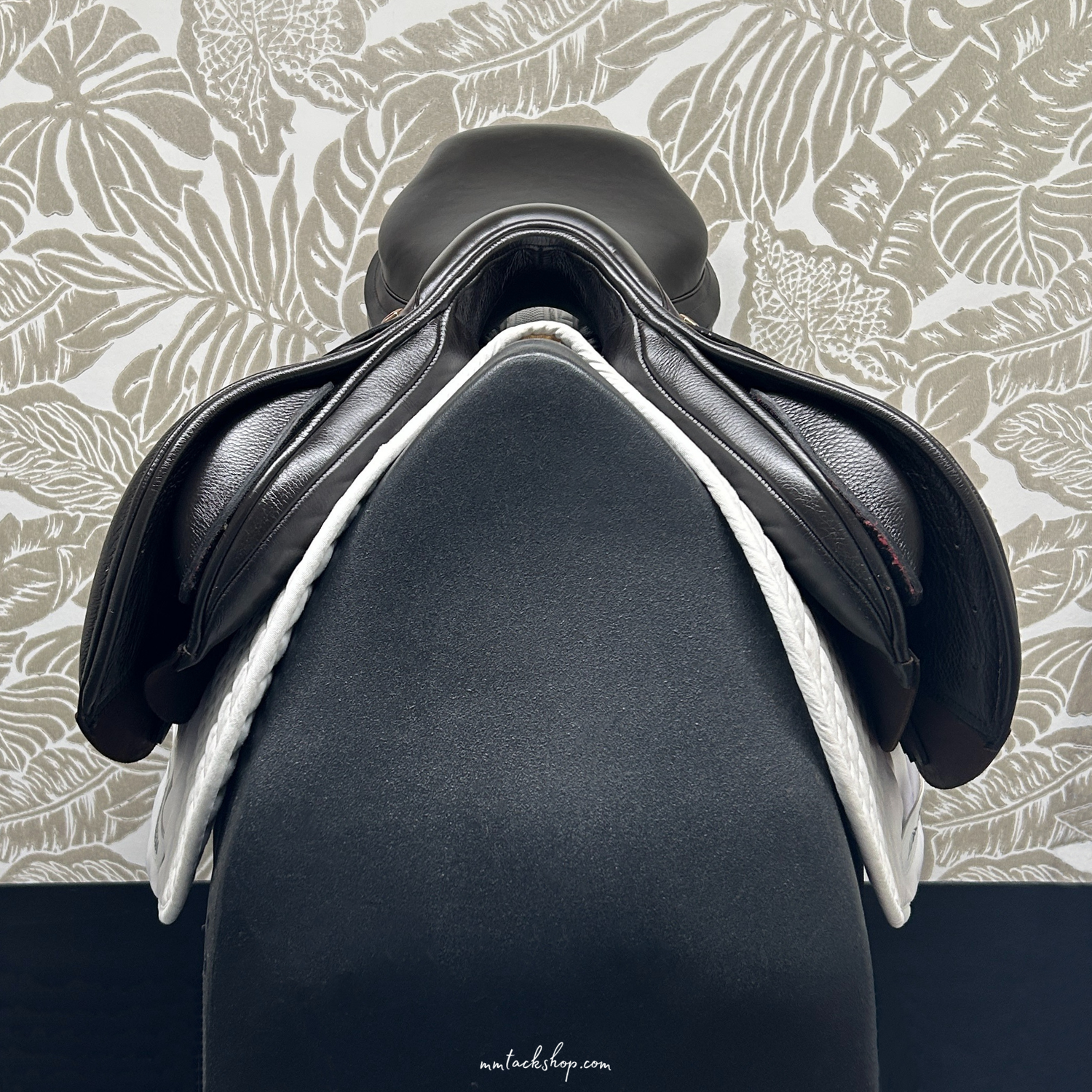 DEMO 17.5" Albion Kontrol Deep, Forward Flap Jump Saddle, Medium/Wide