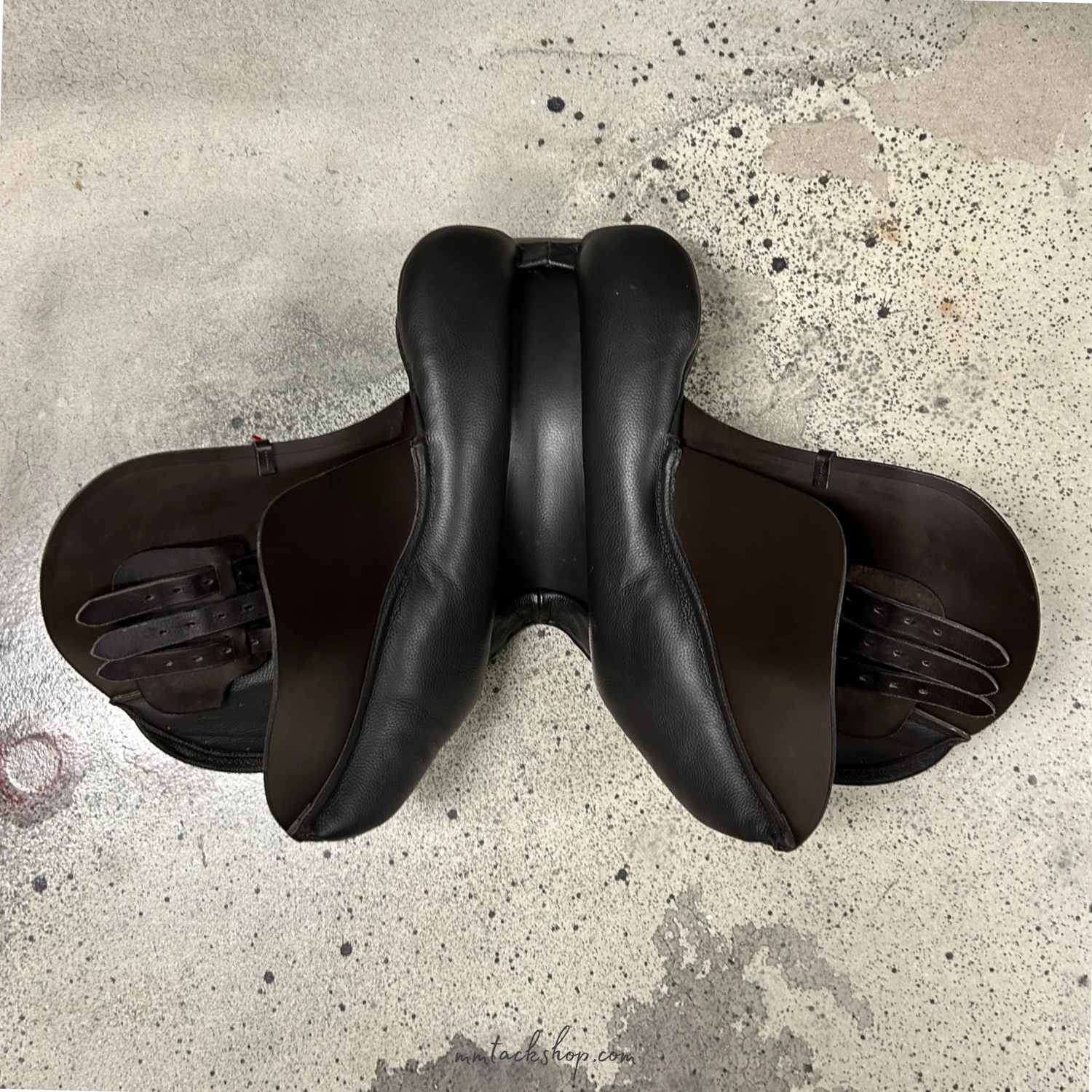 DEMO 17.5" Albion Kontrol Flat Forward Jump Saddle, Wide