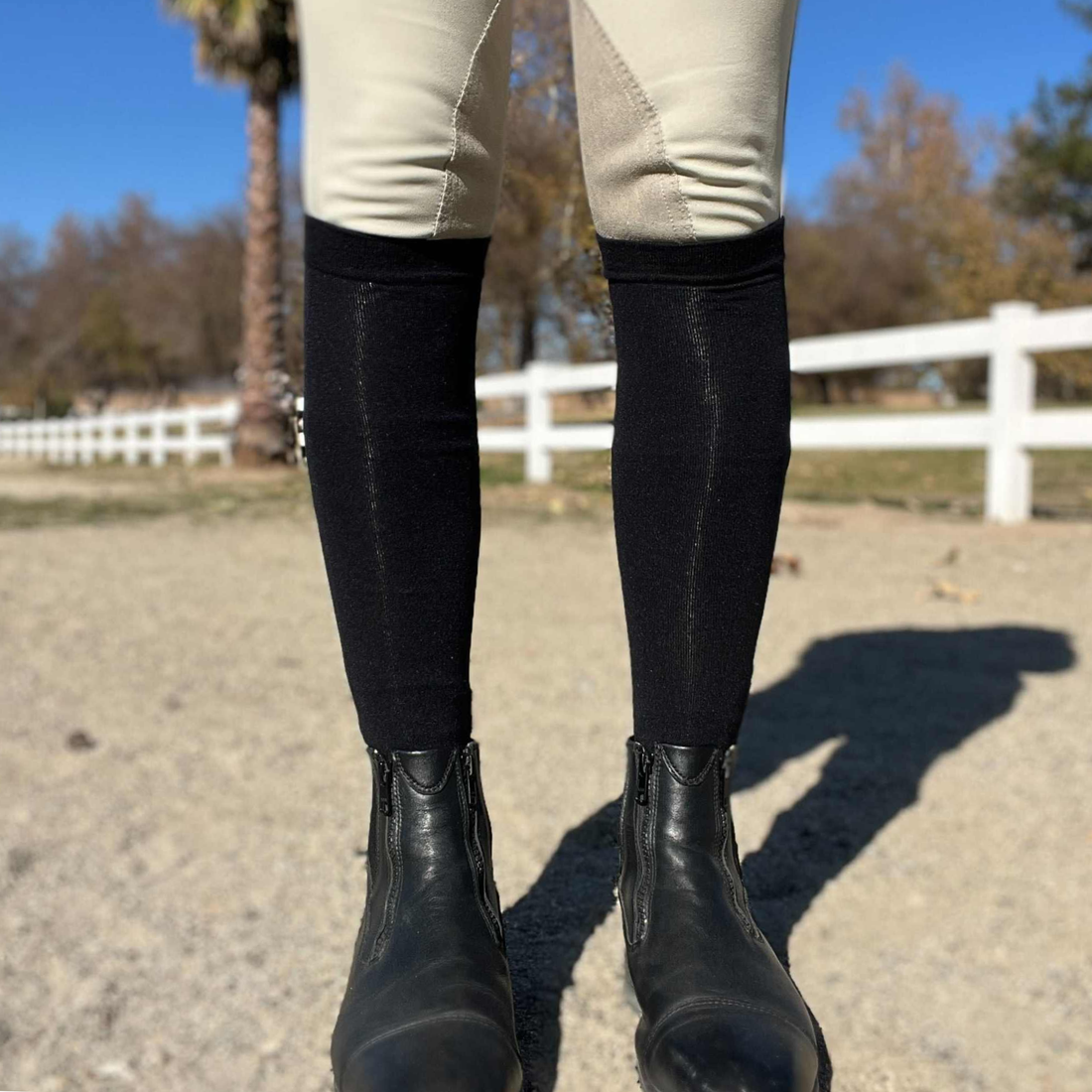 Dreamers &amp; Schemers Simple Solid Pair of Socks, Black