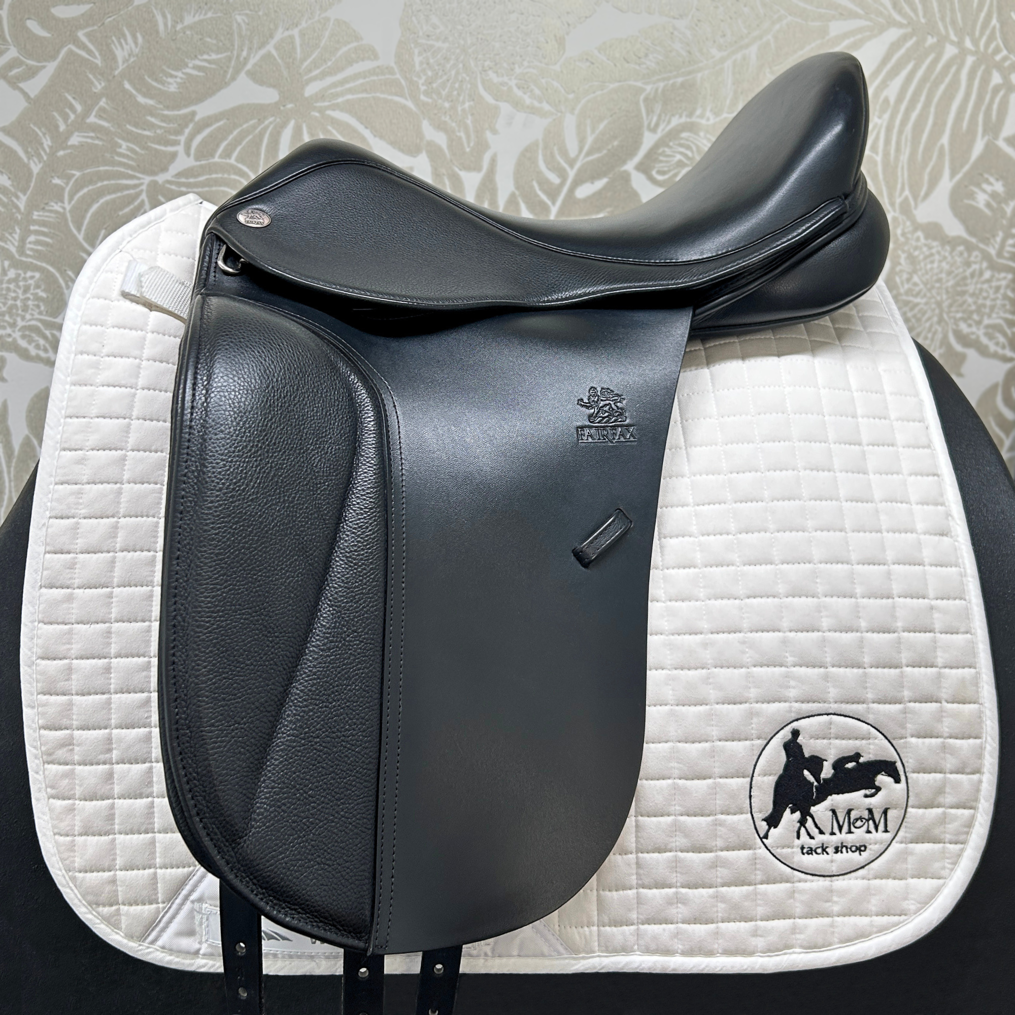 Fairfax Classic Low Wither Dressage Saddle, 18"