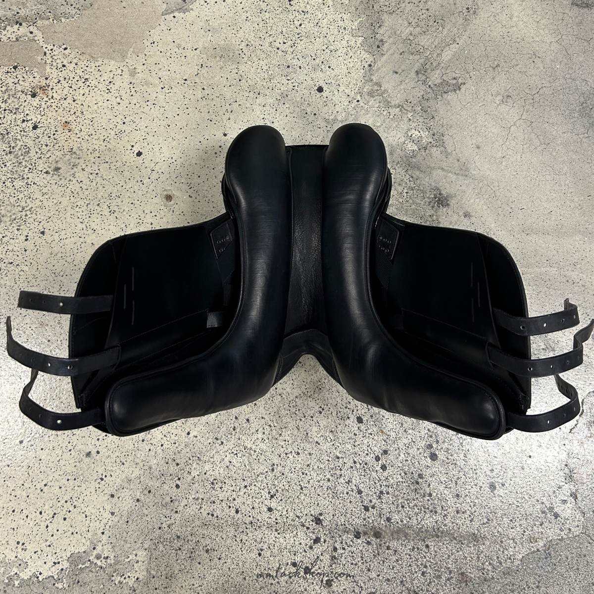 Fairfax World Class II Dressage Saddle, Full Panel 18"