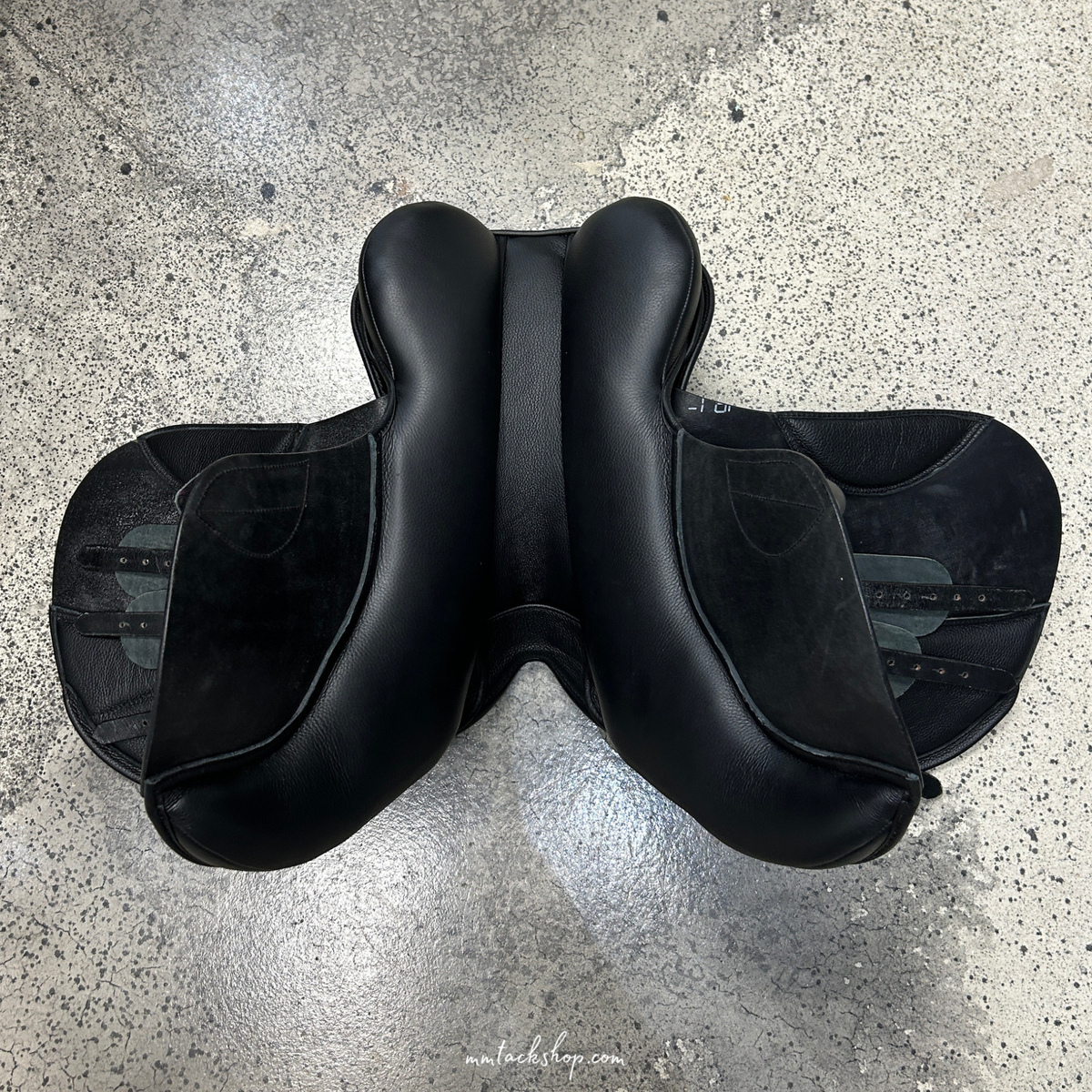 Kent &amp; Masters S-Series Compact General Purpose Saddle 17.5" Black