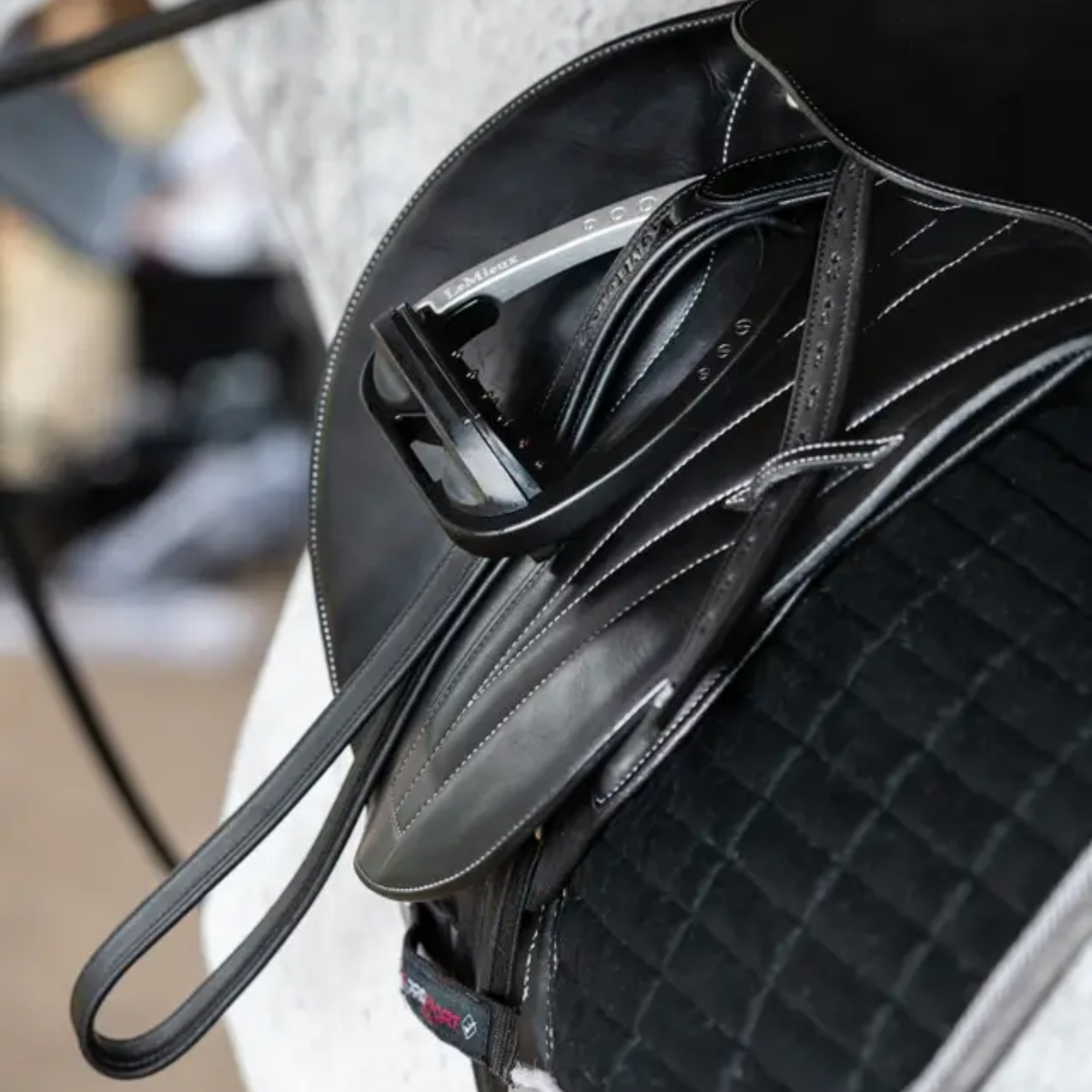 LeMieux Vector Stirrup Leather, Black