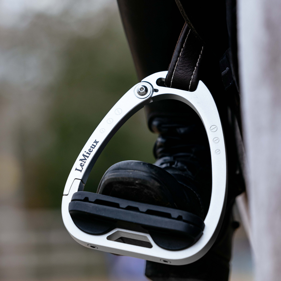 LeMieux Junior Vector Balance Stirrup