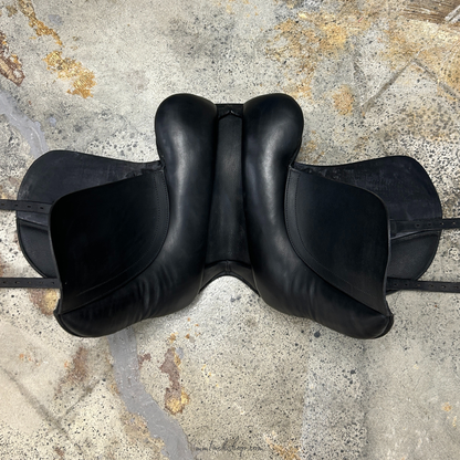 Used 17&quot; Black Country Eloquence Dressage Saddle