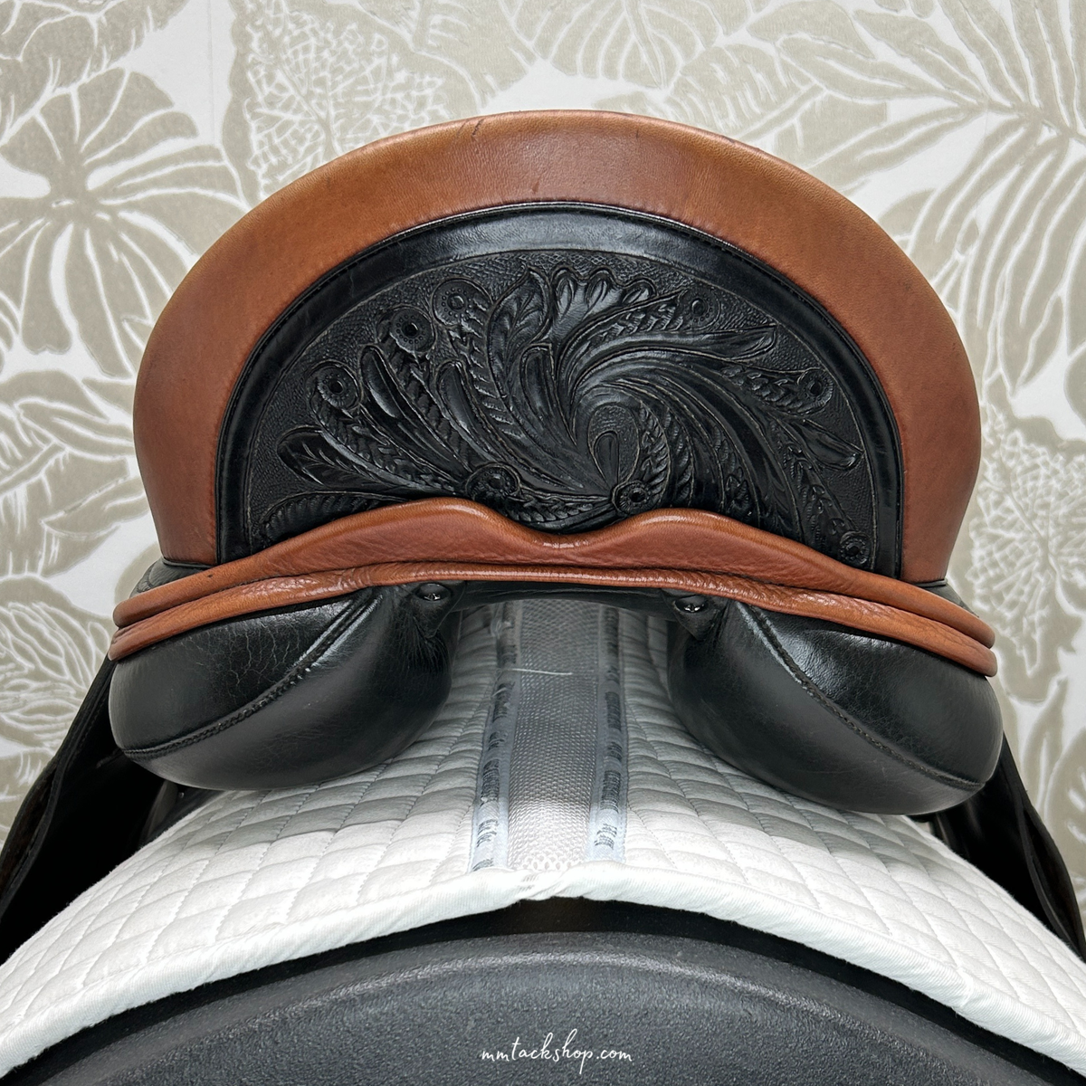 Used 17.5" Schlesse Tribute Monoflap Dressage Saddle