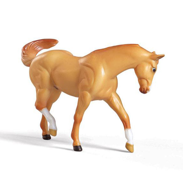 Breyer® Stablemates Red Stable Set with Two Horses