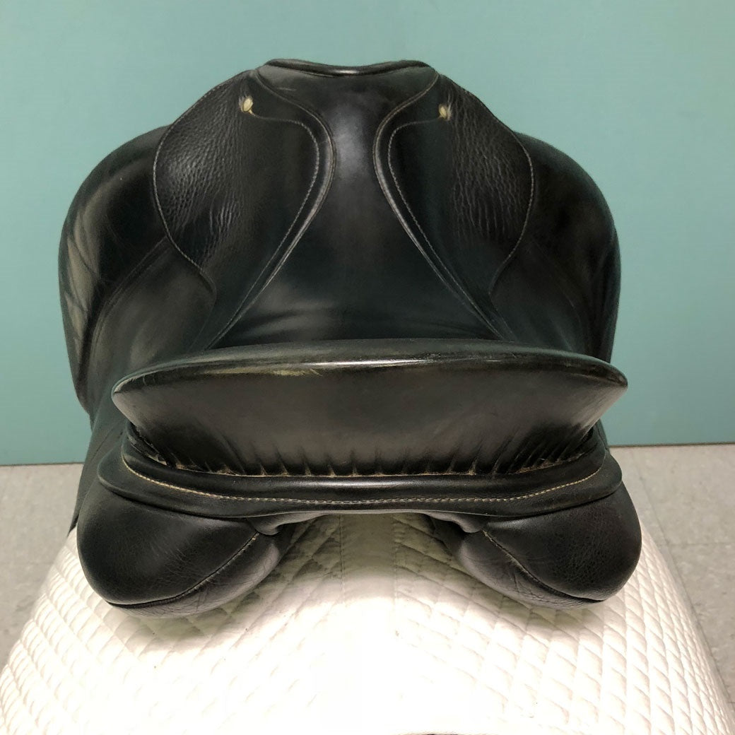 Used 17.5" Schleese Infinity Dressage Saddle