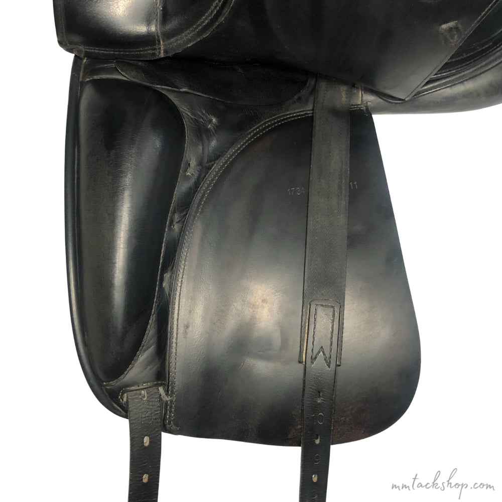 Prestige D2000 Dressage Saddle