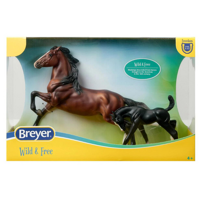 Breyer® Wild &amp; Free Mare &amp; Foal Set