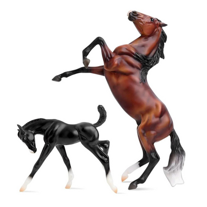 Breyer® Wild &amp; Free Mare &amp; Foal Set