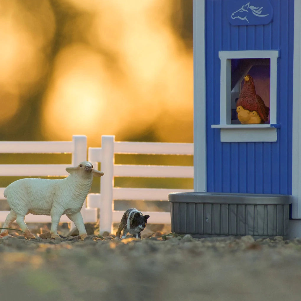 Breyer® Farms Home at the Barn Playset